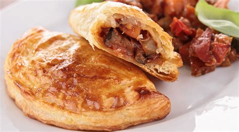 Variedad de empanadas de hojaldre