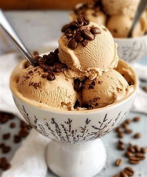Helado de café con virutas de chocolate