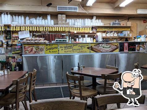 Interior de un deli tradicional de Montreal