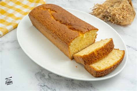 Bizcocho sin gluten recién horneado