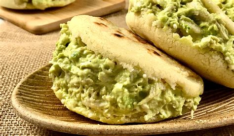 Arepa rellena de Reina Pepiada