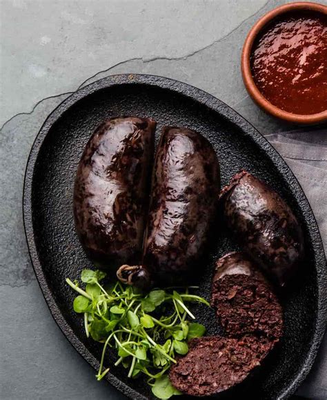 Preparación del relleno de morcilla y cebolla