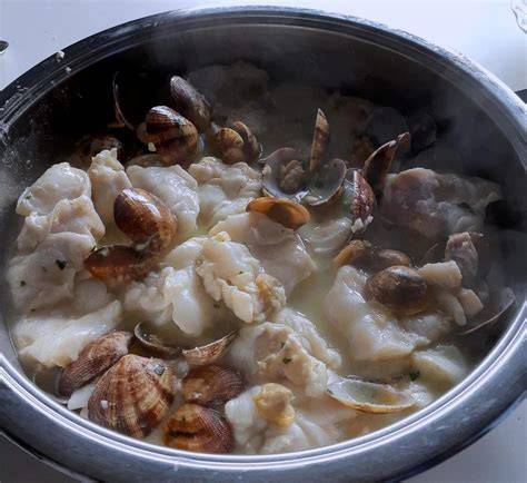 Cocinado de las kokotxas en cazuela