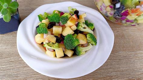 Brócoli y manzana frescos
