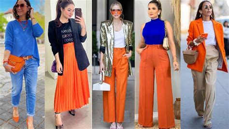 Street style con combinación de naranja y vaqueros