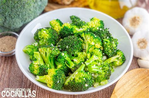 Variedad de platos con brócoli