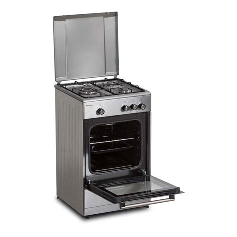 Cocina de gas tradicional con horno