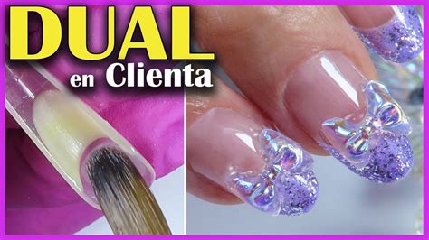 Aplicación de uñas acrílicas con moldes