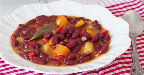 Plato de alubias rojas con verduras