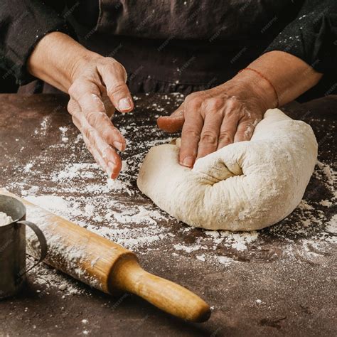 Panificadora de pan amasando masa de pizza