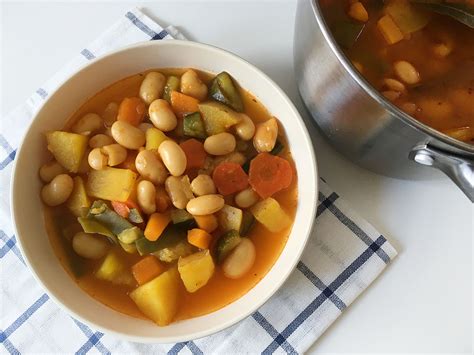 Guiso de alubias con verduras y soja