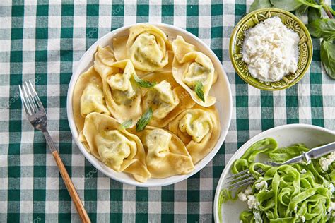 Imagen de varios platos italianos que utilizan queso ricotta.