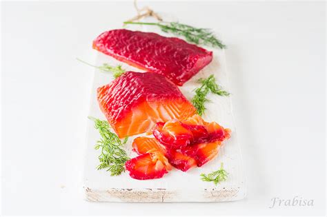 Salmón marinado con remolacha