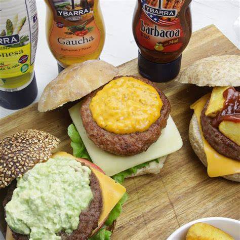 Variedad de salsas para hamburguesas