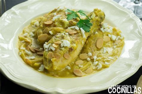 Plato de pollo en pepitoria servido