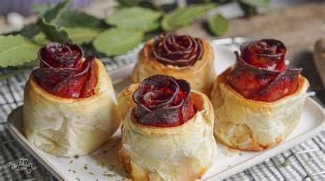 Rosas de hojaldre con beicon