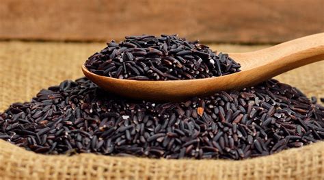 Tabla nutricional detallada de las croquetas de arroz negro