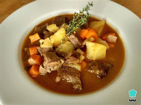 Guiso de ternera con patatas y pimientos