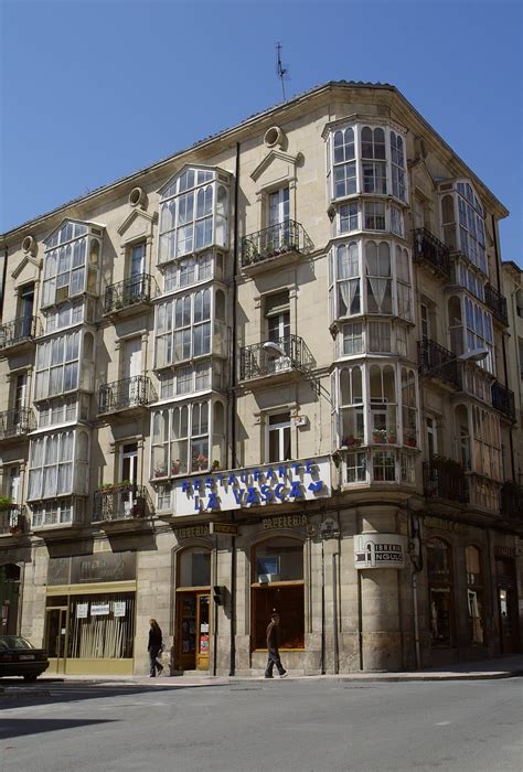 Fachada del Restaurante La Vasca en Miranda de Ebro