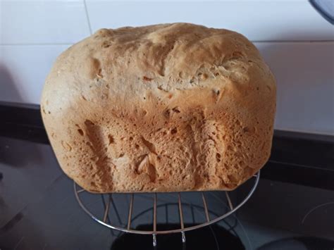 Pan recién hecho de panificadora