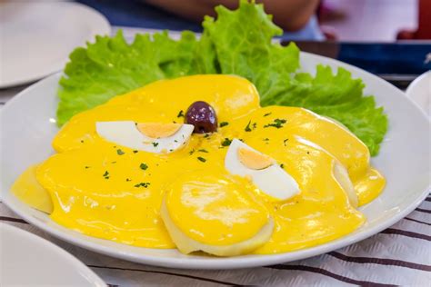 Plato de Papa a la Huancaína tradicional