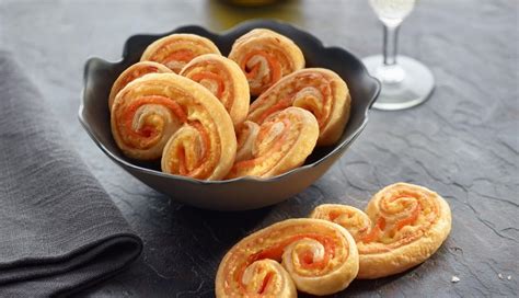 Palmeras de hojaldre saladas con salmón