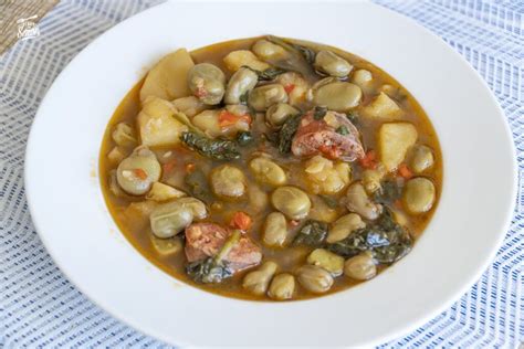 Potaje de habas con chorizo