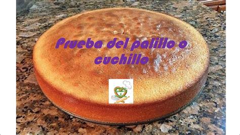 Diagrama mostrando cómo hacer la prueba del palillo en un bizcocho