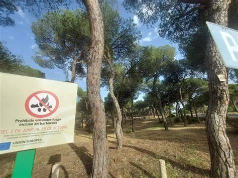 Señal de prohibición de barbacoas en espacios naturales