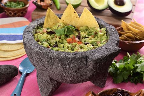 Molcajete con guacamole