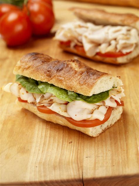 infografía del semáforo nutricional para un bocadillo de pavo y queso