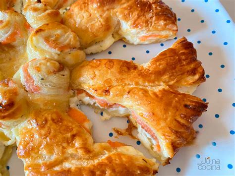 Pastel de hojaldre con salmón y queso crema