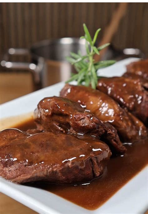 Carrilleras listas con salsa