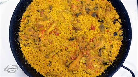 Cocción del arroz en la paellera