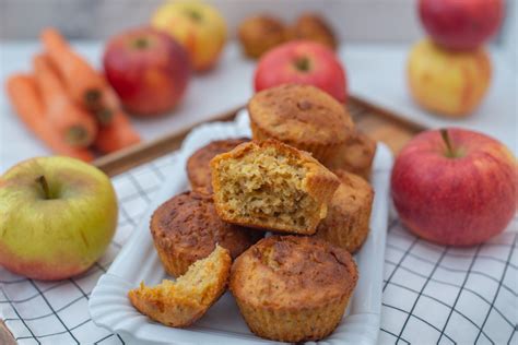 Muffins de zanahoria y manzana listos para comer