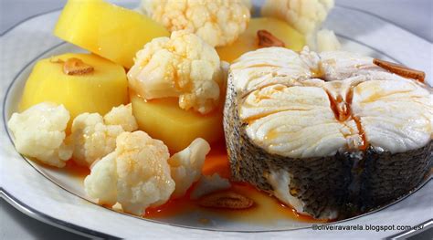 Merluza con patatas y coliflor