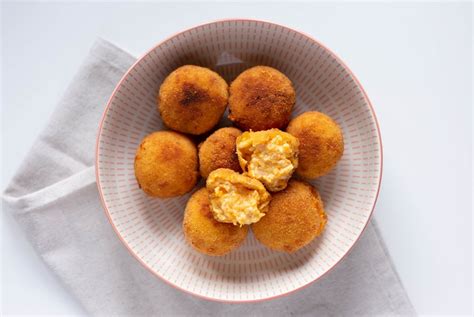 Croquetas de calabaza recién fritas