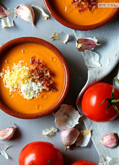 Proceso de triturado de salmorejo en Thermomix