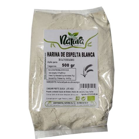 Harina de espelta ecológica en un cuenco