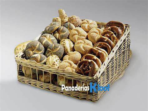 Variedad de cestas de mimbre para panaderías