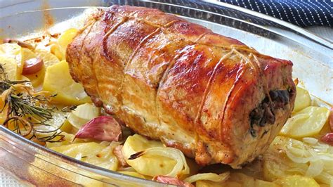 Lomo de cerdo relleno al horno listo para servir