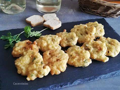 Buñuelos de bacalao y patata recién hechos