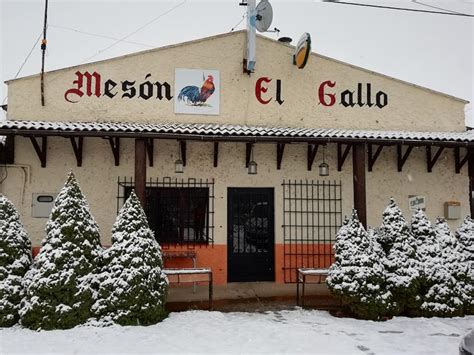 Fachada de Mesón El Gallo en Mansilla de las Mulas