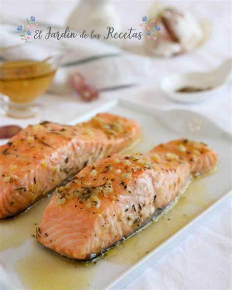 Salmón al horno con rodajas de limón