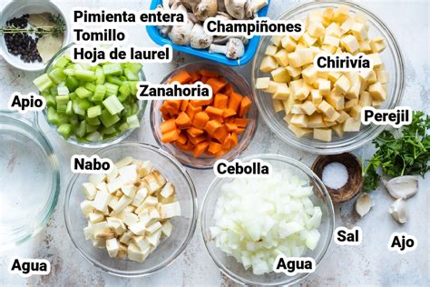 Ingredientes frescos para caldo de verduras