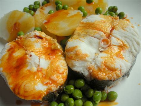 Merluza a la portuguesa emplatada