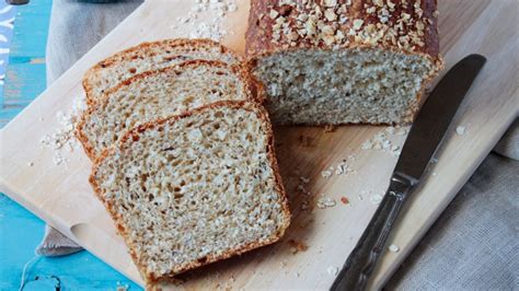 Pan de espelta con avena y semillas