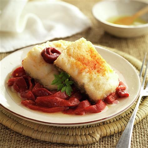 Plato de bacalao a la murciana con pimientos asados