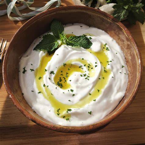 Salsa de yogur fresca