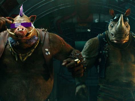 Bebop y Rocksteady enfrentándose a las Tortugas Ninja